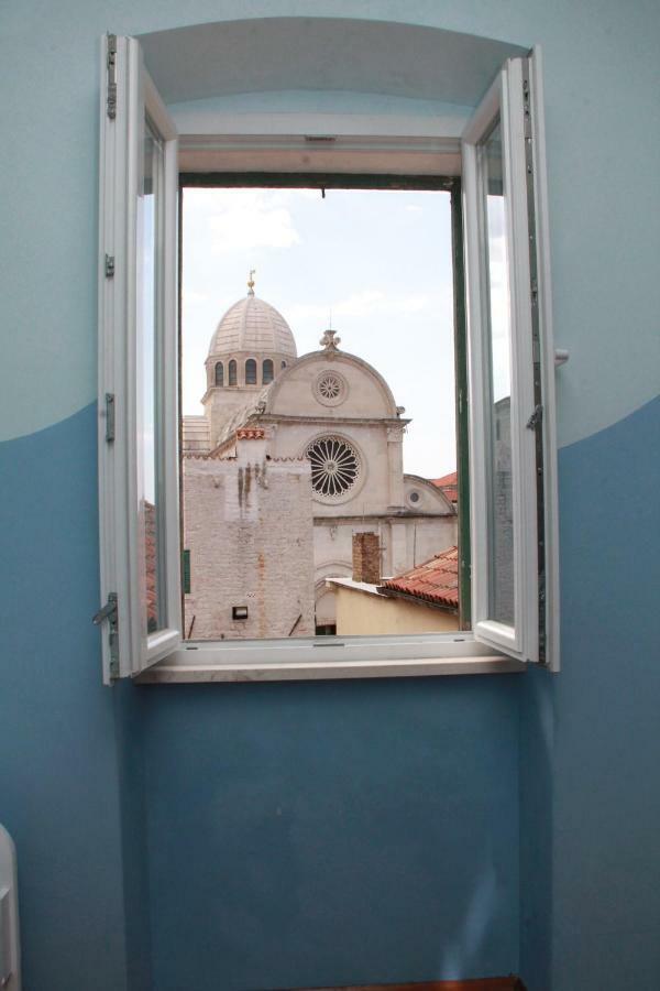 Apartman Cathedral ชิเบนิก ภายนอก รูปภาพ
